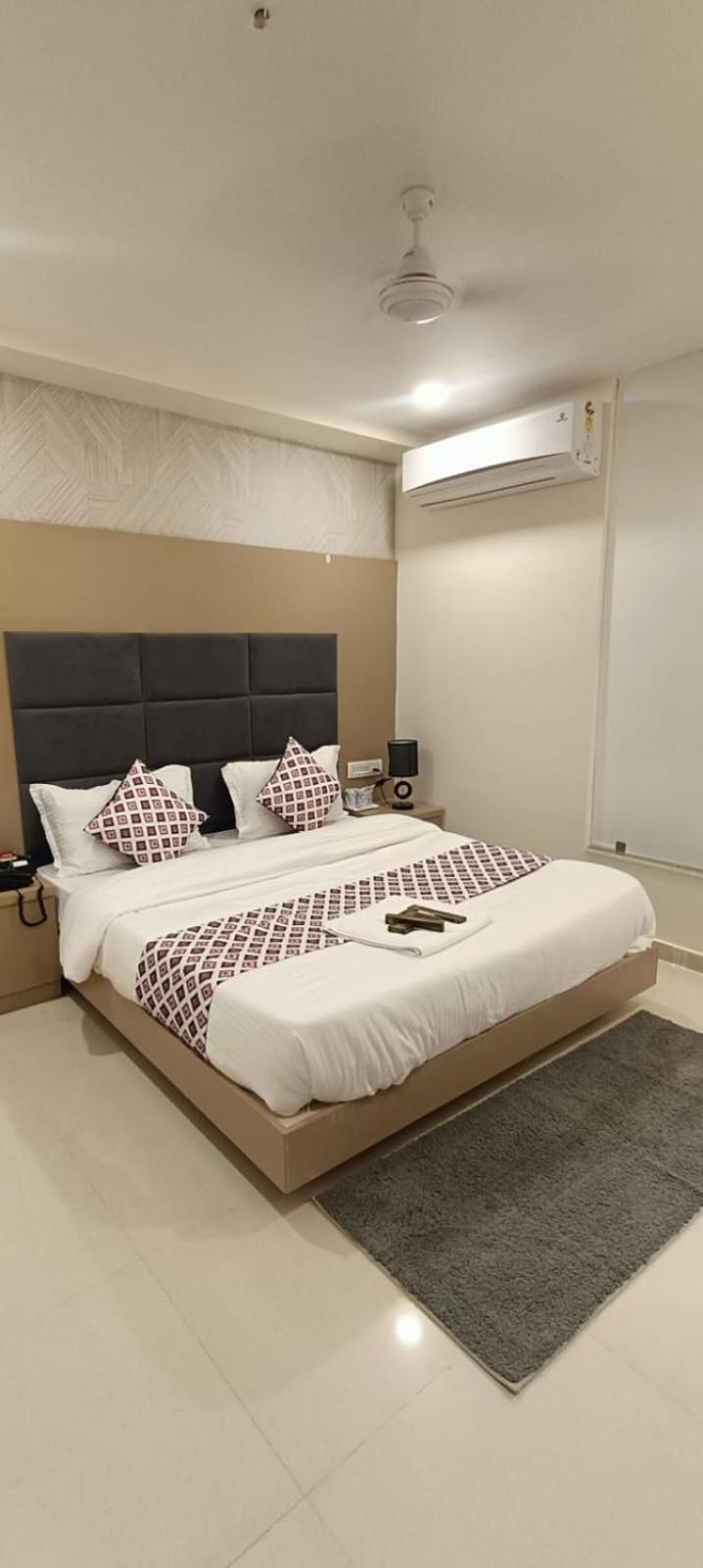 Hotel Royal Square Gandhinagar Luaran gambar