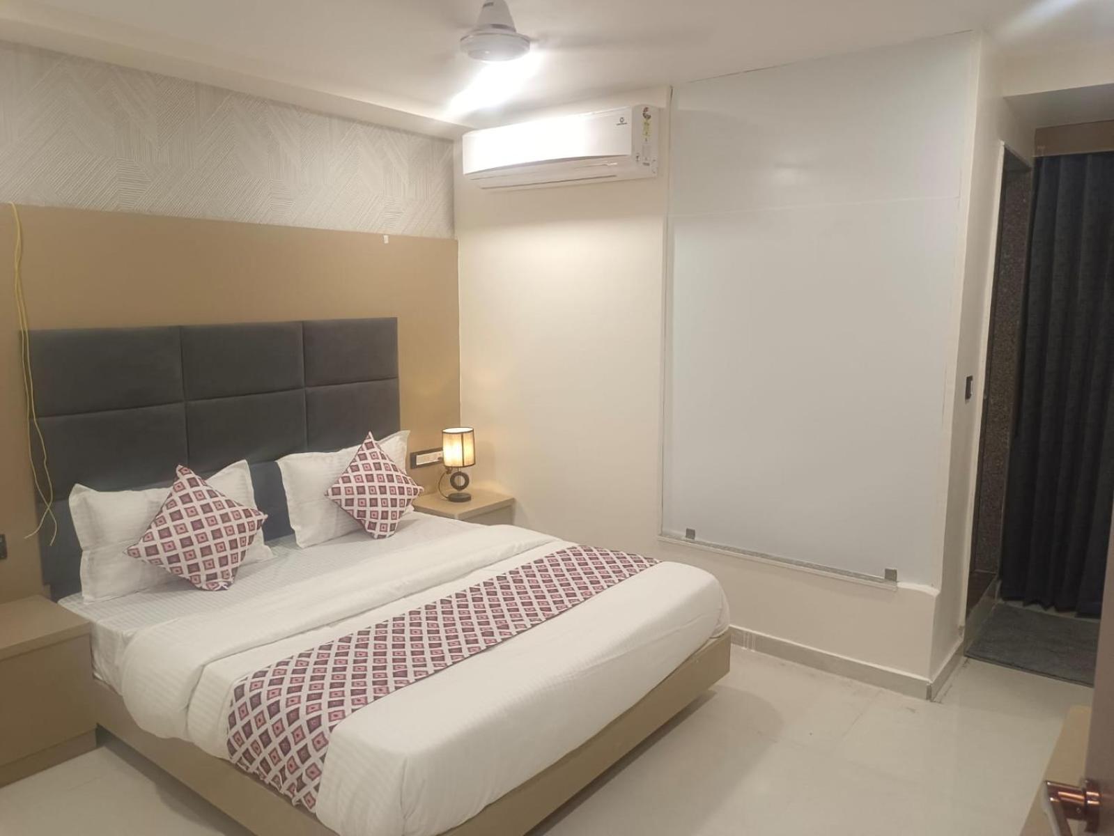 Hotel Royal Square Gandhinagar Luaran gambar