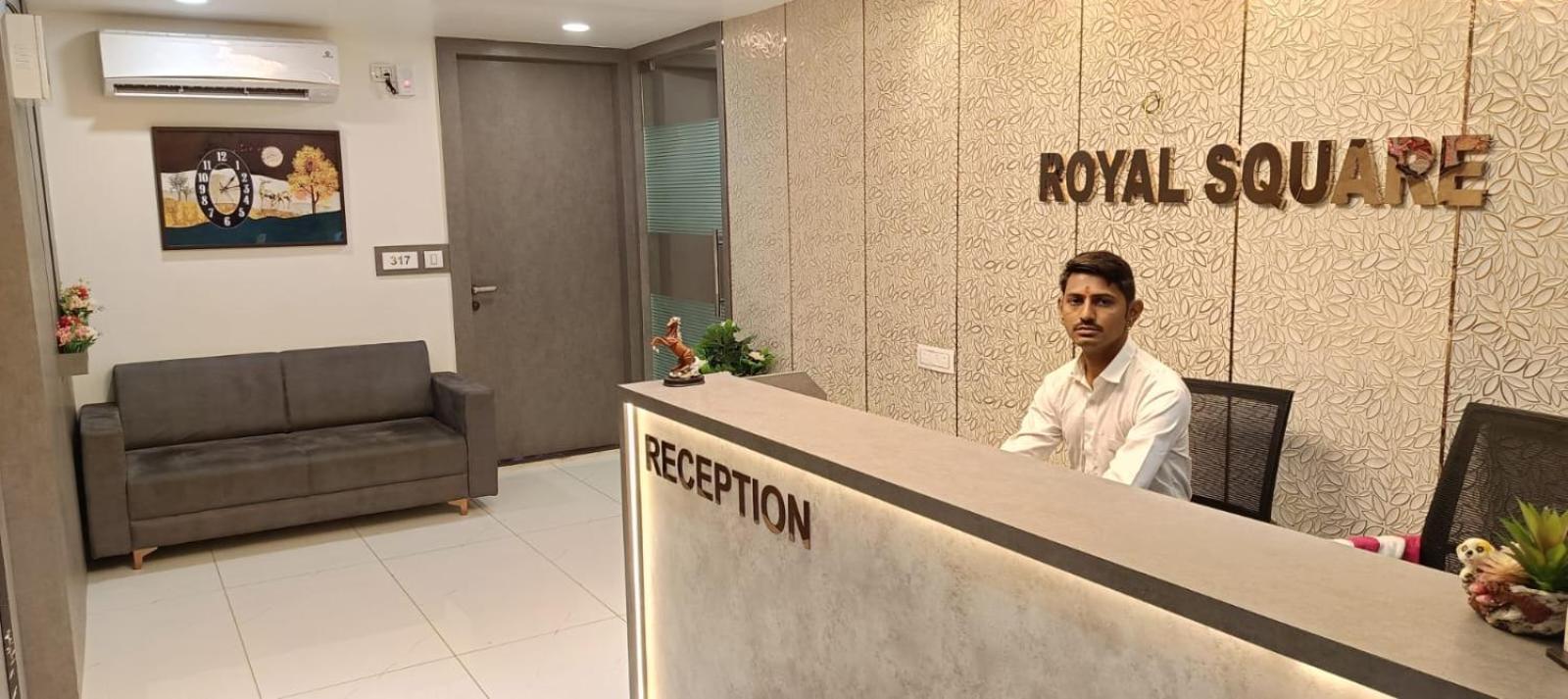 Hotel Royal Square Gandhinagar Luaran gambar