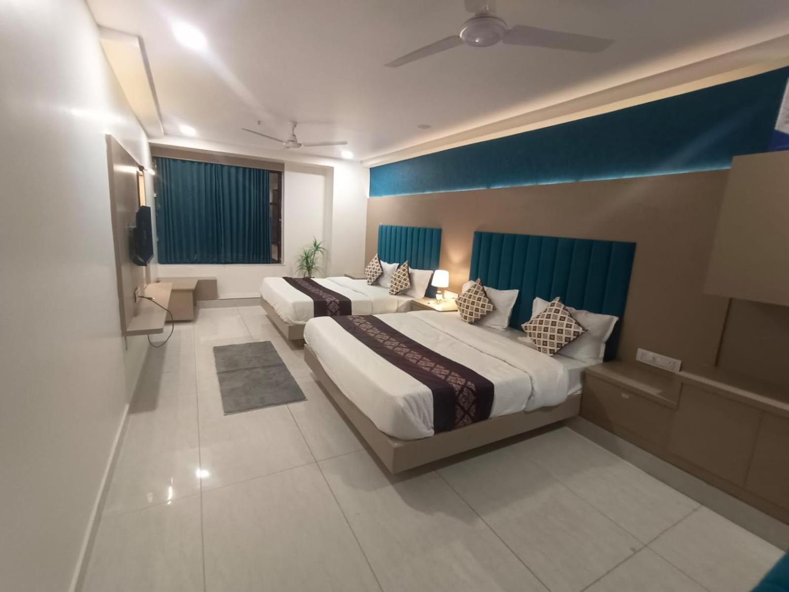 Hotel Royal Square Gandhinagar Luaran gambar